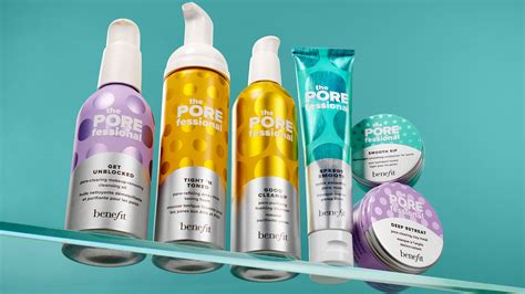 Makeup, Pore Care, & Beauty Services .